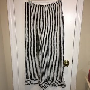 URBAN ROMANTICS Wide Leg Cropped Paperbag Pants White Black Stripes 30x 23